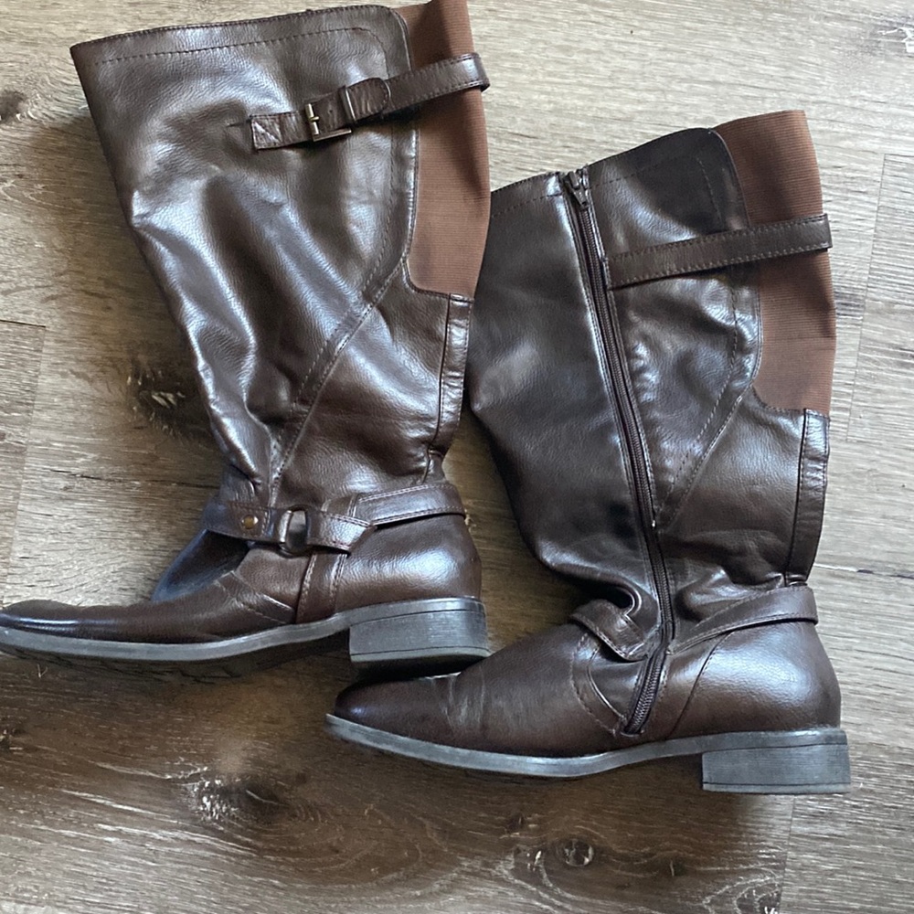 Super cute boots wide calf
